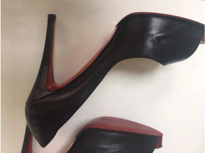 Christian Louboutin Muy privado Negro 