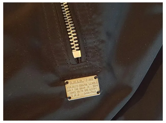 INDUSTRIA DIESEL BOMBER Negro 